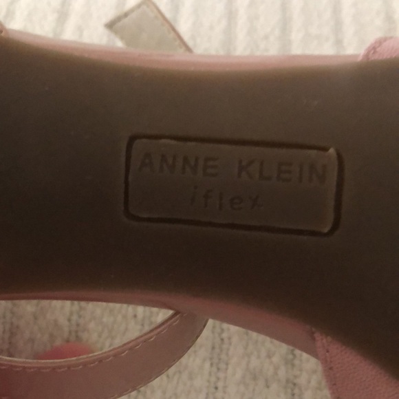 Woman’s Anne Klein Akfonda closed toe spring mauve heel pumps - Picture 7 of 16